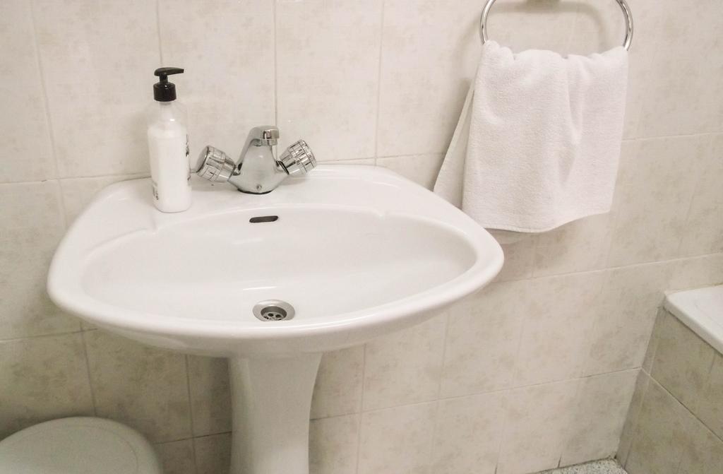 Pension Ciudad Navarro Ramos Granada Ruang foto