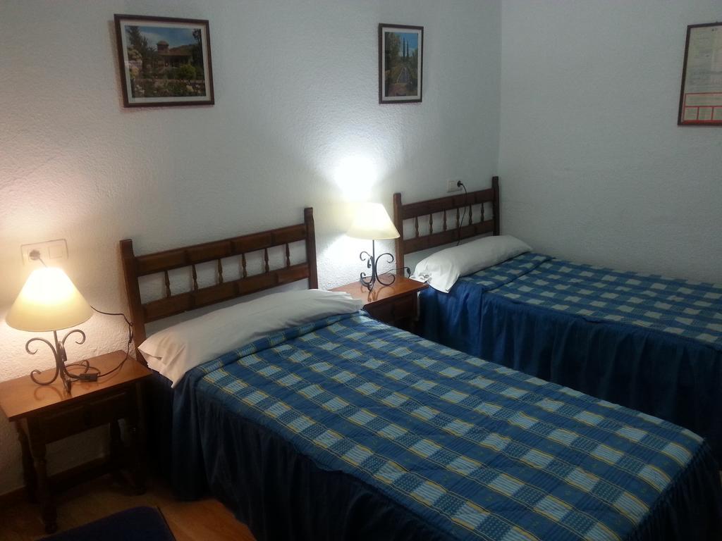 Pension Ciudad Navarro Ramos Granada Bagian luar foto